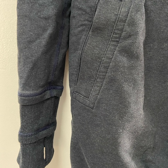 Lululemon Navy Savasanna Wrap - Picture 3 of 8